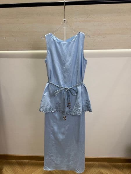 Vacation-style two-piece vest dress for women, lace-up, fitted waist, loose and slim-fitting long dress