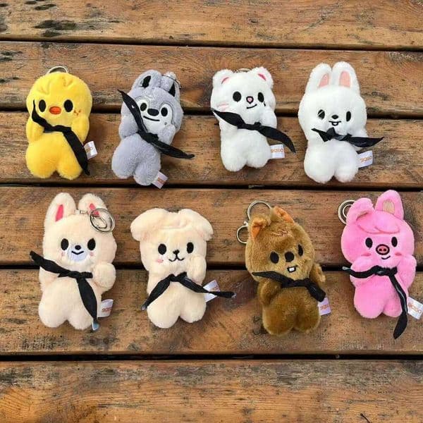 New StrayKids cape shawl plush toy doll cute keychain backpack pendant SKZOO Bbokari Wolfchan souvenir holiday gift 26Y0520