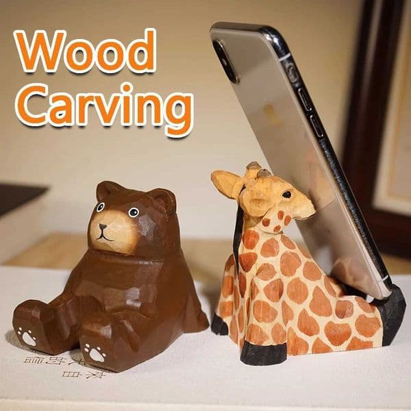 Wood carving Desk Mobile Phone Holder Stand Desktop Tablet Holder Universal Table Cell Phone Stand Giraffe Panda Frog Figurine L260521