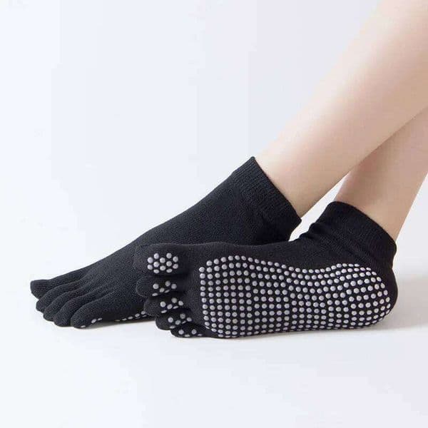 Hot Sale Women Anti-slip Yoga Fingers Fitness Pilates Gym Five Toe Sport Socks Cotton Colourful Elastic Winter 26L0521