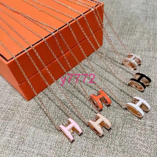 Designer necklace Classic Luxury Pendant Necklaces Women Letter Necklace designer jewelry Holiday Gift With box