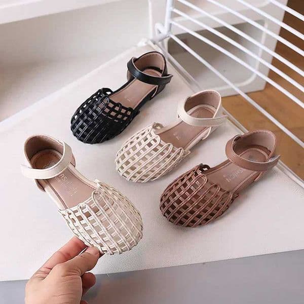 2025 Children Sandals for Girls Summer New Fashion Korean Style Soft Bottom Anti-slippery Versatile Woven Cut-outs Beach ShoesR260521