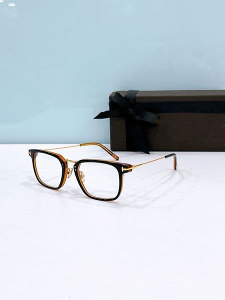 Men and Women Eye Glasses Frames Eyeglasses Frame Clear Lens Mens Womens 1042 Latest random box