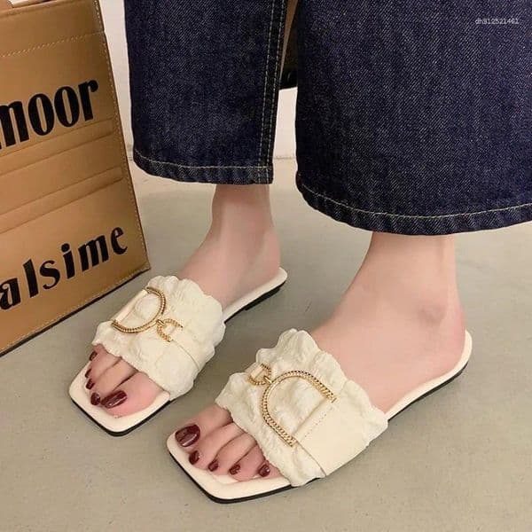 Slippers Big Size 43 Summer Women Flat Luxury Brand Rhinestone Buckle Design Outdoor Beach Flip Flops Sandals Slides Shoes