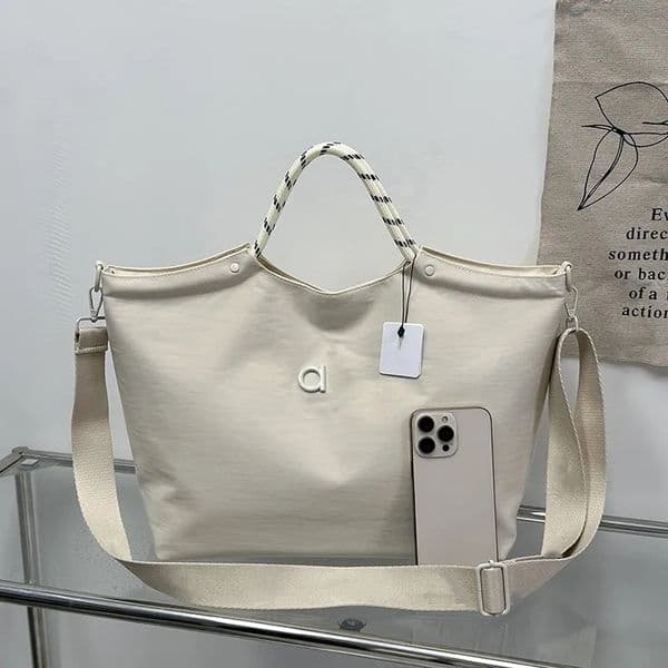 Designer gym bag travel backpack New Yoga Bag Fashionable Commuter Shoulder Bag Korean-style Handbag Crossbody Bag Tote Bag Textured Women's Bag