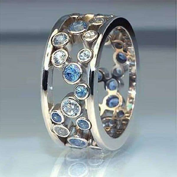 Huitan Hollow Out Big Small Blue White Stone Alternate New Design Women Finger Ring Dance Party Versatile Style Fashion Jewelry W260522