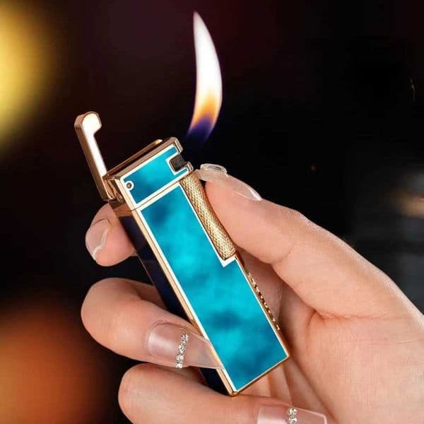 2026 New Metal Grinding Wheel Sideslip Oblique Fire Inflatable Lighter Outdoor Portable Cigar Gas Lighter ic Retro Gift L260522