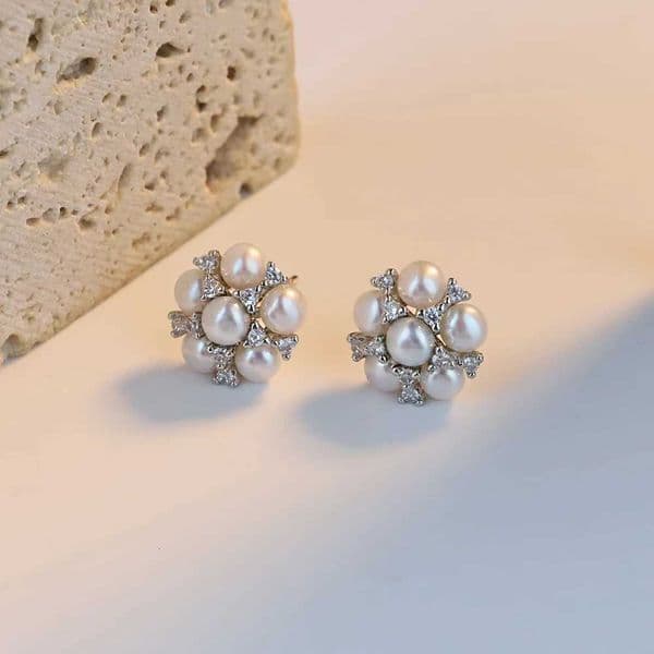 Pentagram Shape Stud Earrings Delicate Pearl Beads Flower Earring for Women Fashion Brand Ear Jewelry Wedding Party GiftsZHR260522