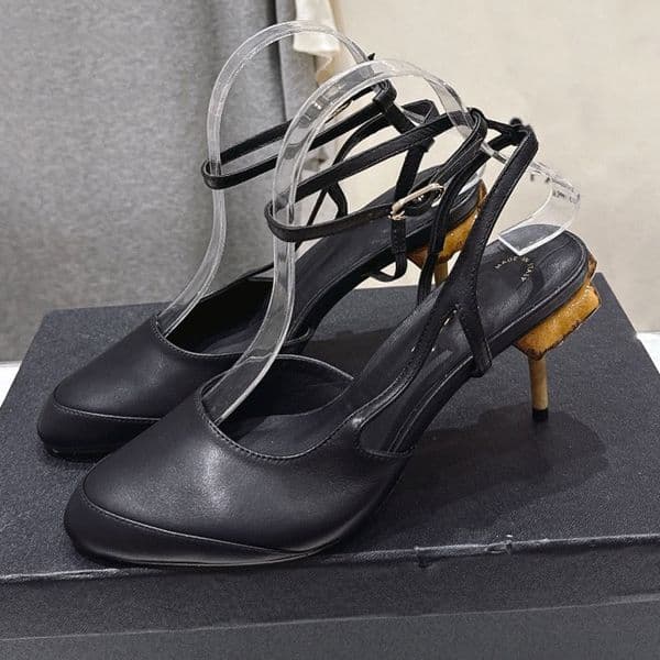Ladies Buckle French Pointed Thin Heel Sandals Designers Luxury Outdoor Mule Shoes Womens Temperament Leather slingback Pumps Leather Outsole Sizes 35 41