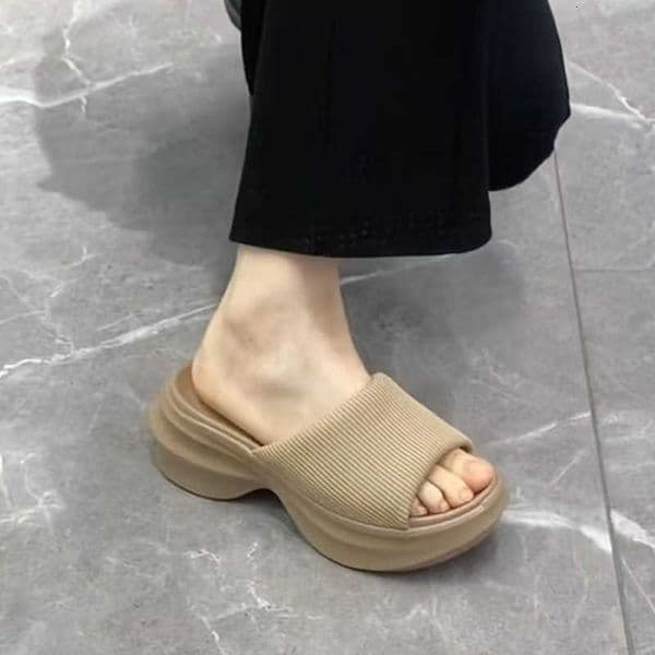 Petite Platform Thick Sole Slippers for Women Summer Outdoor 2025 New Cushiony Feel Internet Celebrity Beach French Style Sandals X260522
