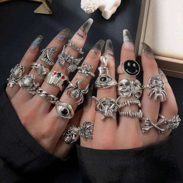 24Pcs Set Alloy Personality Poker Card Smiley Ring Gothic Punk Hip Hop Trend Style Wear Matching Accessories W260522