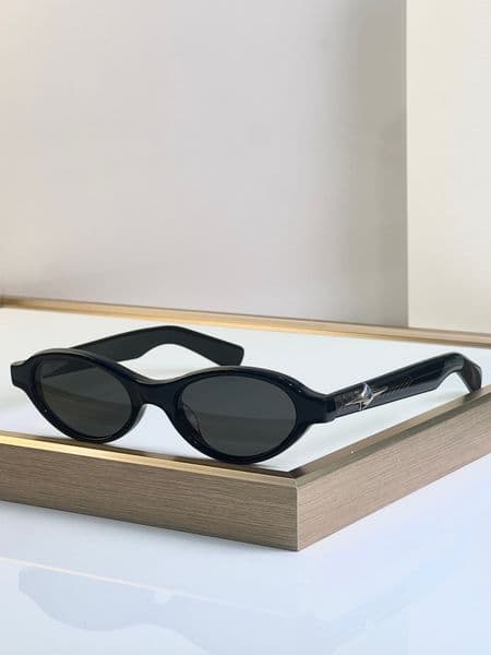 Luxury Designers Womens Sunglasses For Women Men Sun Glasses Mens Designer ODD Fashion Style Protects Eyes Random Box L260526
