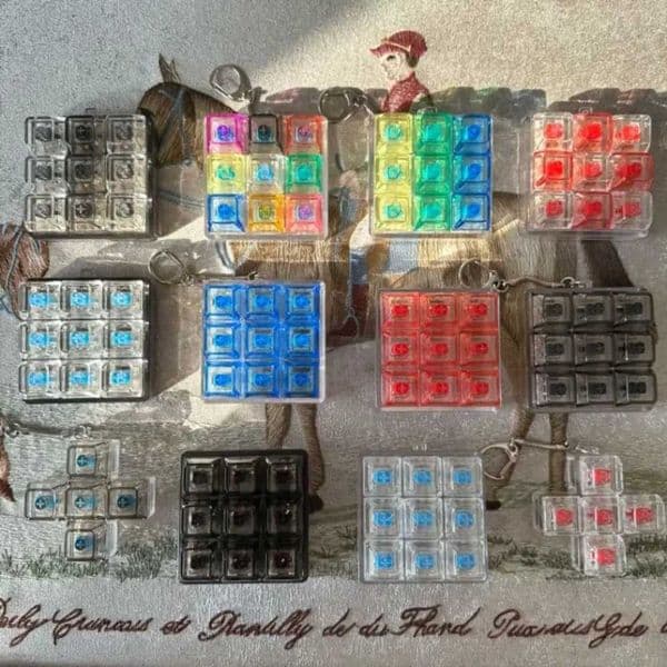New DIY Keyboard Fidget Keychain Keys Button Keycap Finger Keyboard Cap 9Keys Relief Stress Pinch Toy Adult Z260523