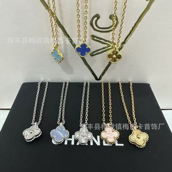 Designer Jewelry Vanlycleef Double-Sided Four-Leaf Clover Mini Necklace for Women Small Size Ins and Style 18K Gold Plated Elegant Collarbone Chain