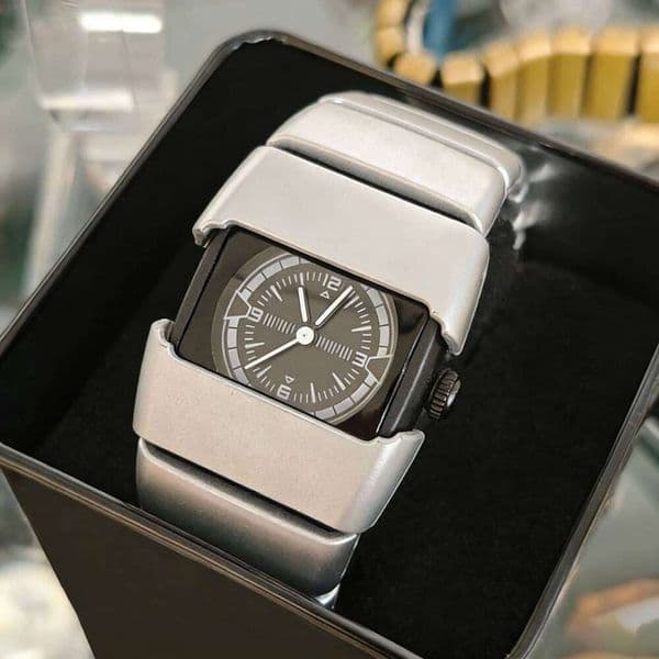 Millennial Retro Y2K for Men and Women American-Style Trendy Waterproof Premium-Feel Niche Cool Quartz Watches 26Y0525
