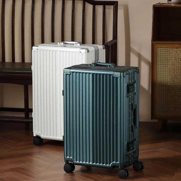 2026 new 20/22/24/26/28 inch aluminum frame luggagesturdy and durable for both men and womenwith TSA lock for business travel H260525