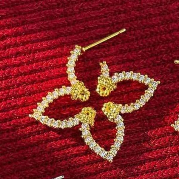 Dhcollections New Arrival Classic Four Leaf Flower Stud Earrings For Women Designer High Quality Copper jewelry Fashion Exquisite Jewelry Gift