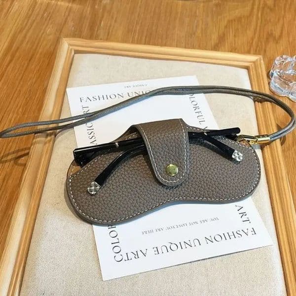 Portable Sunglasses Box Women Retro PU Leather Glasses Case Eyewear Pouch Bags Glasses Storage Pendant With Wristband Neck Strap 260516