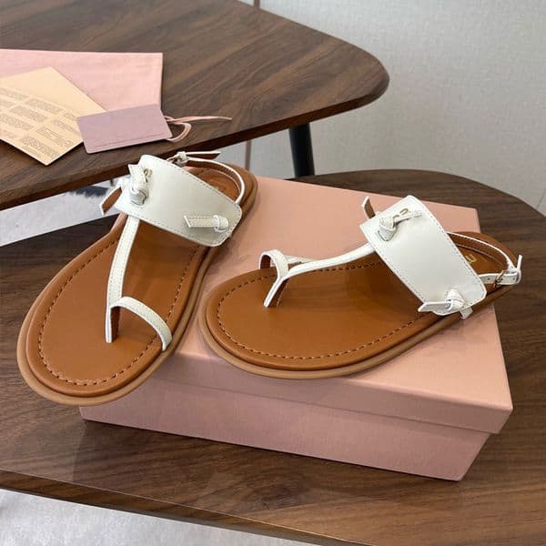 womens Leather Thong Sandals 5Y623E Designer Classic Summer thong sandals Ladie Star Patterned Tread Casual Shoes TPU Sole Sizes 35 41