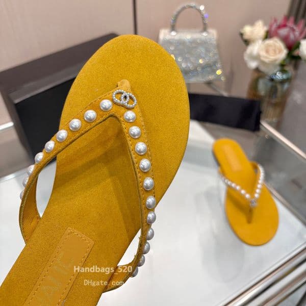 Top Designers Sandals Women's Flat Flip Flops High Quality Genuine Leather Lady Summer Fashion Pearl cc Women Paris Shoes with Box and Dust Bag
