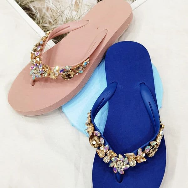 Slippers Women Glitter Flip Flops Summer Fashion Outdoor Rhinestone Chain Wedge Beach Slippers Jelly Hawaiian Flat Sandals 260525