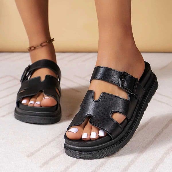2026 hot womens slippers thick-soled pure color simple and classic casual versatile platform sandals Z260527
