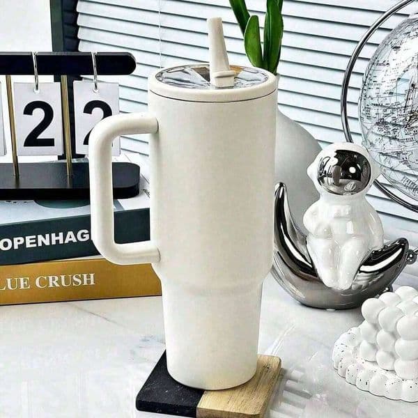Large Capacity Car Insulated Water Bottle 40oz Leak-Proof Stainless Steel Travel Cup with Lid Straw Handle for Hot Cold Drinks 26L0527