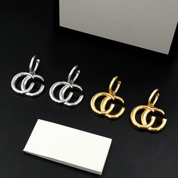 With Free dust bag Designer Huggie Gold/Silver Plated earrings Shape Hook Huggie Flowers Letter Stamps Jewelries NEW wedding gift GUE046A002MLD