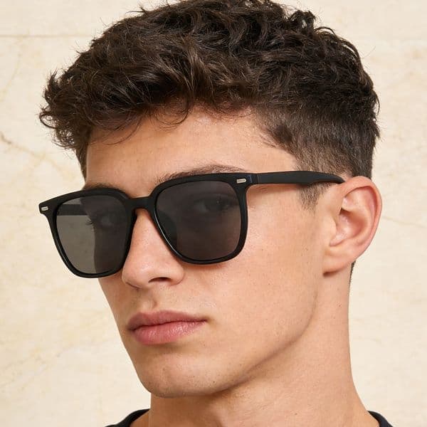 New personalized rivet anti-UV men with pin-leg design, Japanese and Korean retro round frame TR polarized sunglasses for women