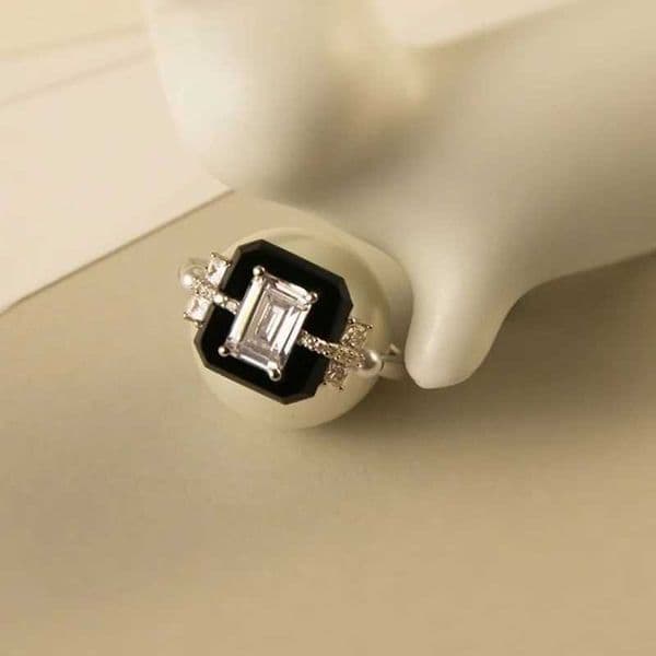 fashion collection High quality black agate rings for women Retro and exquisite square crystal engagement ring fine jewelry L260527