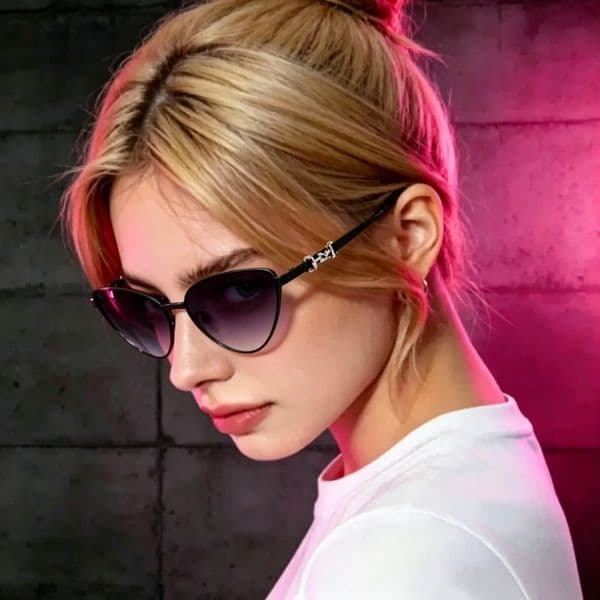 Chic Female Accessory: Classic Round Face-Sculpture Lenswear Complemented by Golden Accentuated Armlets