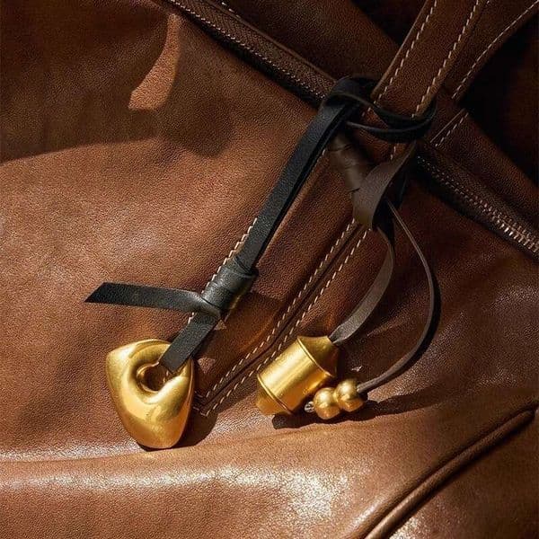 Niche Design Courage Stone Fortune Tube Bag Keychain Handwoven Pendant Genuine Leather Decoration Accessory High-Quality