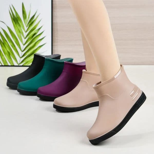 Fashionable Ladies Low Cut Waterproof Short Rain Boots Water Shoes Comfortable PVC Material Ankle High Quality Chinese Manufactu 260528