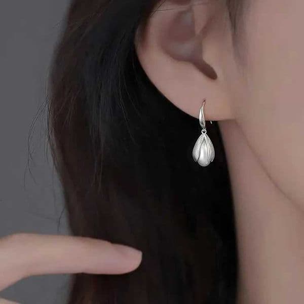 Silver Color Irregular Pearl Stud Earrings for Elegant Women Trendy Fashion Jewelry Exquisite Flower Accessories M260527