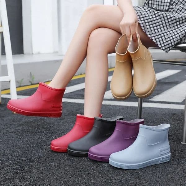 LowTop Womens Fashionable Rain Boots Warm Adult AntiSlip Water Shoes PVC Material Pure Color n from Mainland China 260528