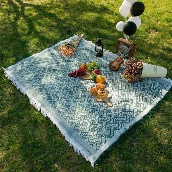 Ins-style Picnic Mat Tablecloth Waterproof Portable Picnic Mat 90-180cm Sandproof Outdoor Blanket for Camping Hiking Beach Trips 260527