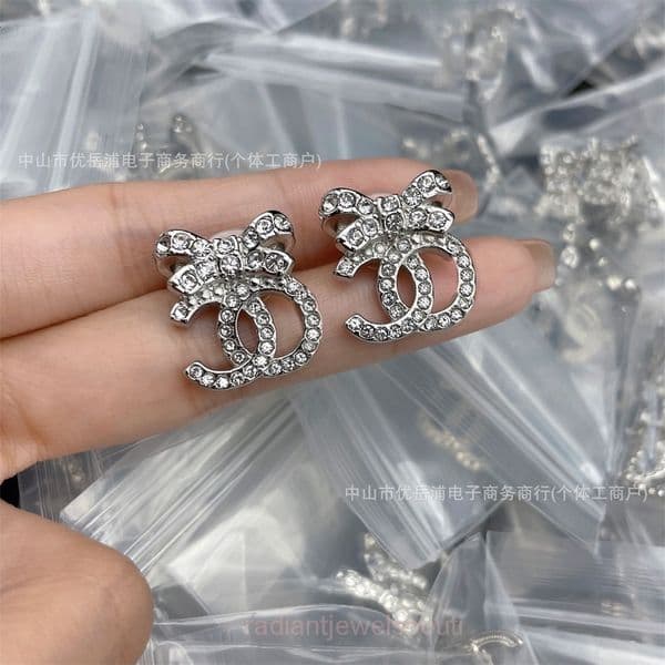designer earrings cc earrings Trendy Double C Style Full Diamond Bowknot Earrings for Women Design Fashion Earrings for Women channels channeled diamond
