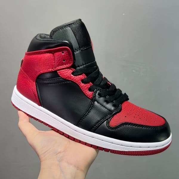 Basketball shoes classic sneaker casual shoes designer shoes fashionable shoes skate shoes outdoor shoes comfortable shoes breathable shoes waterproof shoes
