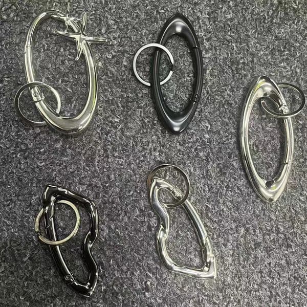 Y2K Punk Star Oval Essential Icon Carabiner Keychain Axe Shaped Mountaineering Car Key Ring Gothic Backpack Decor Korean Fashion 260529