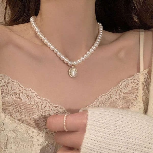 Designer Jewelry Luxury Jewelry French-Style Vintage Cat's Eye Stone Pearl Necklace For Women, Light Luxury Niche High-End Clavicle Chain, 2025 New Neck Chain Accessory
