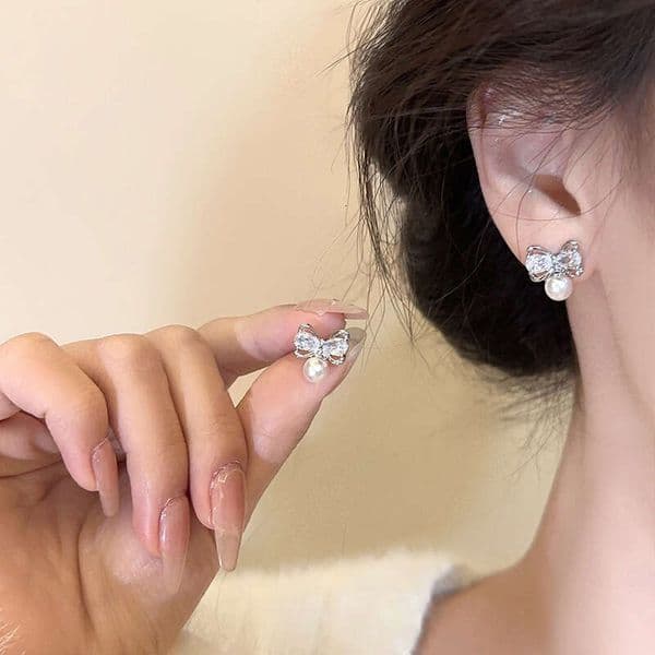 Designer Jewelry Luxury Jewelry Sparkling Diamond Bowknot Pearl Earrings For Women, Light Luxury Niche Design, High-End 925 Silver Stud Earrings, Wholesale