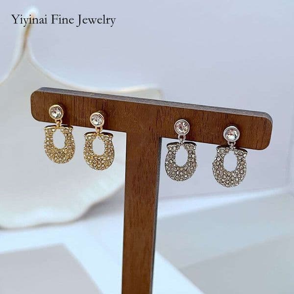 New fashionable, light-luxury, simple, commuter-friendly, niche design, fully diamond-embellished C-letter elegant women's metal earrings