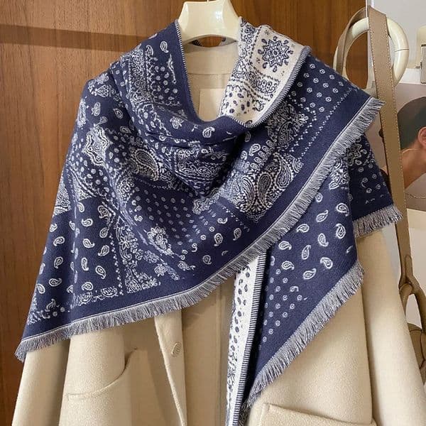 Oversized Paisley Tassel Triangle Scarf Autumn Winter Versatile Womens Shawl Fashion Warm Big Size Scarf Ladies Elegant Wraps 260325