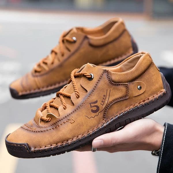 Shoes Men PU Leather Casual Shoes Comfortable Soft Classic Ankle Non Slip Flats Moccasin Hand Stitching Casual Boots Mens Shoes 260331