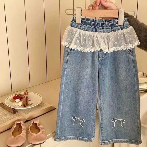 Girls Stitching Lace Denim Pants 2025New Spring Embroidered Bow Jeans Children Clothes Kids Straight Legged Pants Loose TrousersT260401