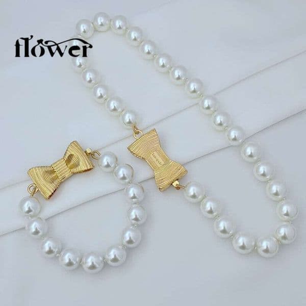 European American fashion, light luxury, simple, commuter-friendly, niche bow design, gentle style pearl bracelet and necklace
