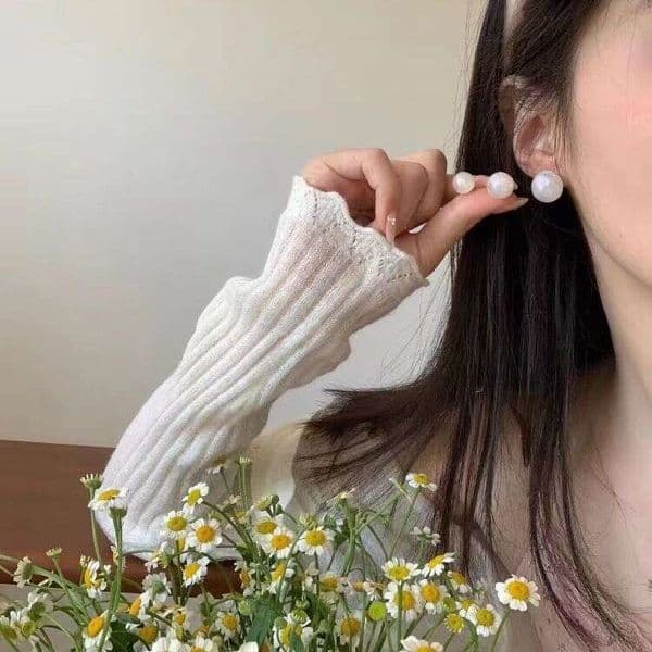 Mermaid Princess Pearl Clip-On Non-Pierced Ears, High-End Simple Design, Popular Among Internet Celebrities, Niche Design Earrings for Young Girls