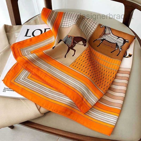 New The Horse Print Silk Square Scarf 70x70cm Fashionable Four Seasons Headband Luxury Sunscreen Shawl Bandannas
