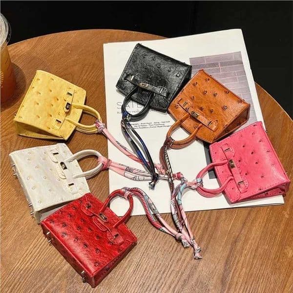 For airpods4 Case Light luxury car key bag mini cortex bag pendant exquisite earphone bag red envelope high-end car pendant Z260402