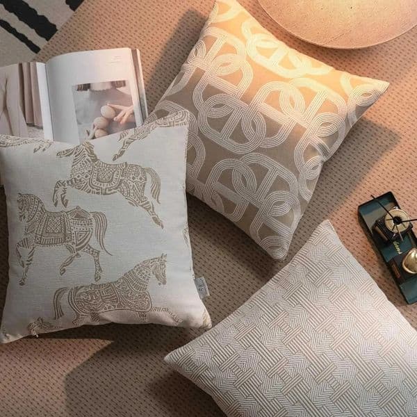 Luxury Designer Geometric Jacquard Cushion Covers Premium Oatmeal Grey Modern Minimalist Home Decor High-End h Designer Throw Cases R250804y Shipping
